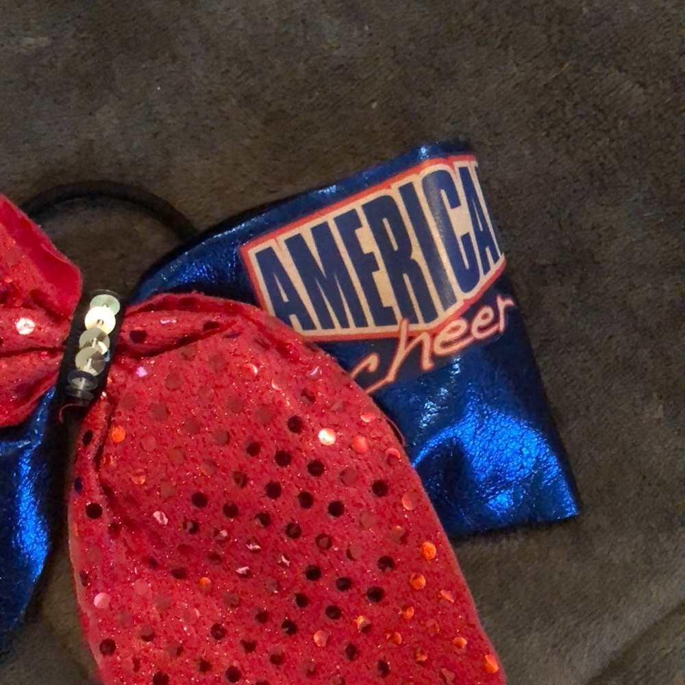 Cheer bow - Picture 2 of 3